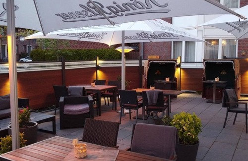 Center House | Double room, shower or bath, WC comfort - Hotel Stadt Aurich