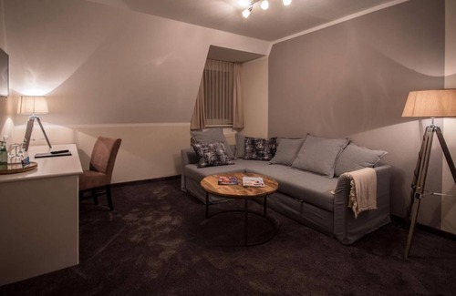 Center House | Double room, shower or bath, WC comfort - Hotel Stadt Aurich