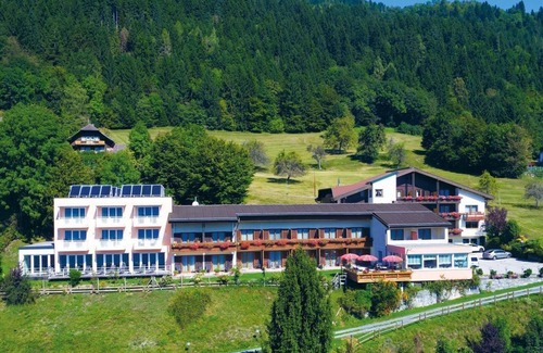 Steindorf am Ossiacher See House | Double room, shower/WC partly separate in the room - Hotel Ossiacher See*