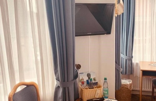 Emden House | Double room upstairs - Alt-Emder Bürgerhaus