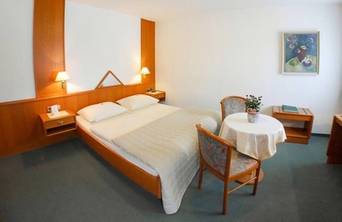 Bad Eisenkappel Cottage | Double room with balcony - Pension Besser