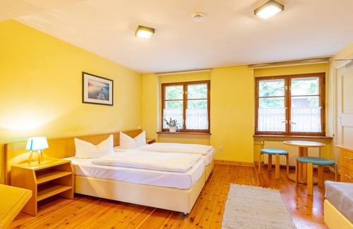 Cottbus Cottage | Double room with shared bathroom 1 - Youth guest house
