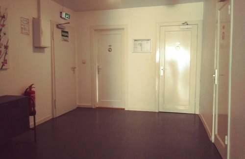 Hamburg City Center Apartment | Double room with shower (WC on the floor)