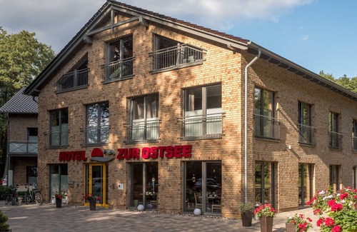 Graal Mueritz Hotel | Double room with terrace or balcony - Hotel garni "Zur Ostsee" - GM 69370