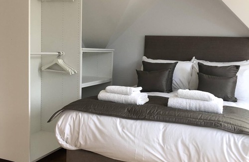 Woolbeding Apartment | Double/Twin suite at Hamilton Arms