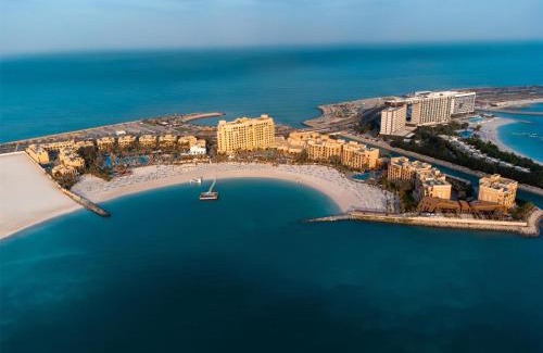 Ras Al Khaimah Resort | DoubleTree by Hilton Resort & Spa Marjan Island