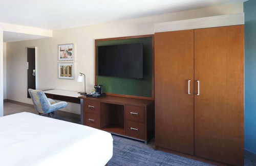 Battle Creek Hotel | DoubleTree by Hilton Battle Creek