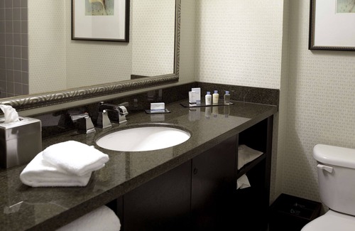 Charlotte Hotel | DoubleTree by Hilton Charlotte Airport