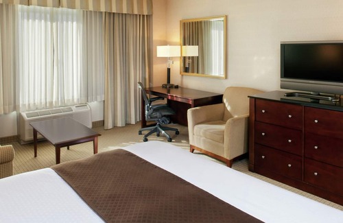 Charlotte Hotel | DoubleTree by Hilton Charlotte Airport