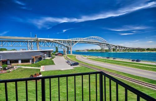 Port Huron Hotel | DoubleTree by Hilton Port Huron