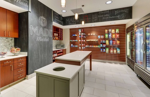 Central West End Hotel | DoubleTree by Hilton St. Louis Forest Park