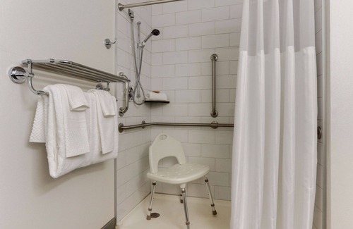 Central West End Hotel | DoubleTree by Hilton St. Louis Forest Park