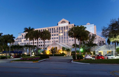 Deerfield Beach Hotel | DoubleTree by Hilton Hotel Deerfield Beach Boca Raton
