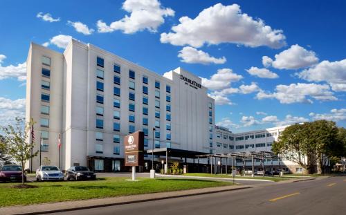 Downtown Niagara Falls Hotel | DoubleTree by Hilton Hotel Niagara Falls New York