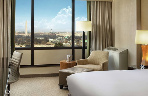Crystal City Hotel | DoubleTree by Hilton Washington DC - Crystal City