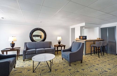 Strabane Hotel | DoubleTree by Hilton Washington Meadow Lands Casino Area