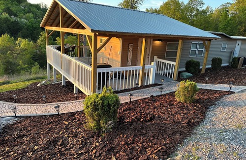 Newport House | Douglas Lake, TN Lake View Retreat with lake access