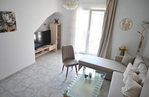 Paralia Ofryniou Apartment | Doukas Aparthotel