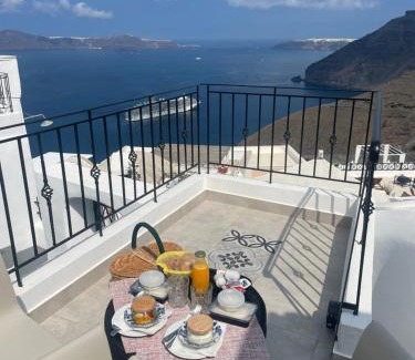 Fira Villa | Doukas Caldera Suites