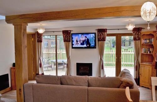 Ampney Crucis House | Dove Cottage