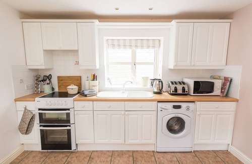 Louth Cottage | DOVE FARM COTTAGE, pet friendly, with a garden in Louth