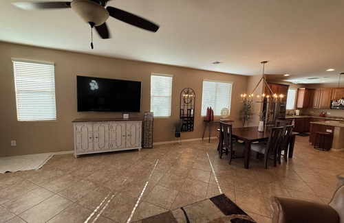 Dove Mountain House | Dove Mountain Perserve, gated, dog friendly home.