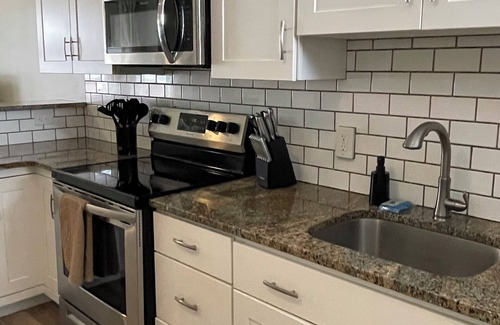 Allentown Apartment | Downtown Allentown Gem 2BR w/Designer Touches