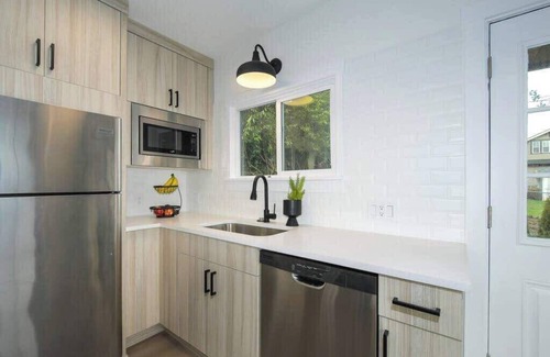 Camas Apartment | Downtown Camas Stay – Walkable, 15 Min to PDX
