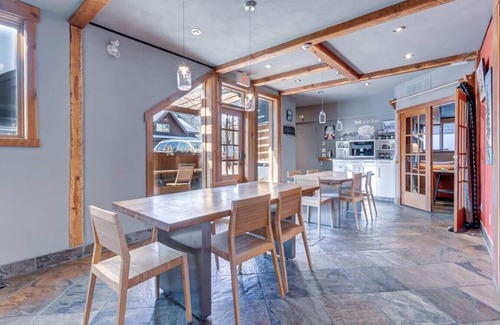 Town Centre Hotel | Downtown Canmore-7 Guests