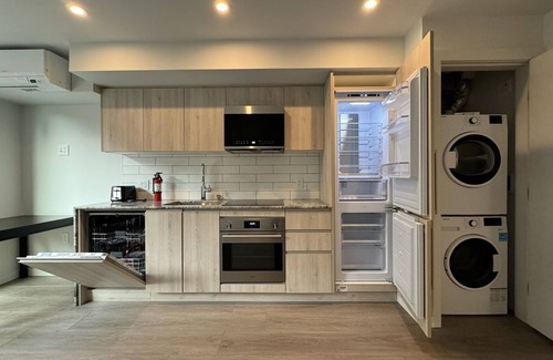 Crosstown Apartment | Downtown center (new) Waterfront Apartment (Long-term stay only)