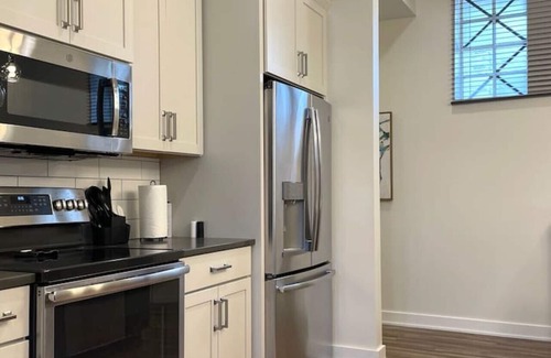 Downtown Lincoln Apartment | Downtown Condo w/Roof Deck- Grand Manse Pavilion