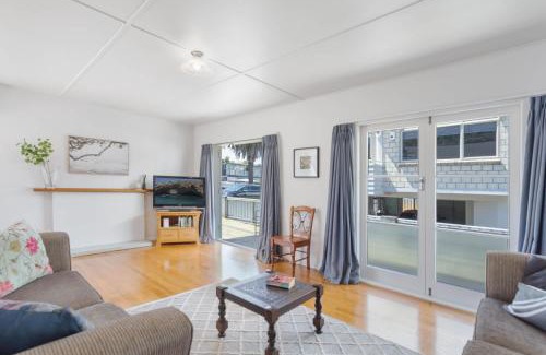 Mount Maunganui House | Downtown Cosy Cottage