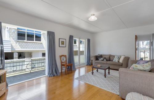 Mount Maunganui House | Downtown Cosy Cottage