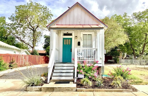 Near East Side House | Downtown Cottage Near River & Alamodome - Free Parking