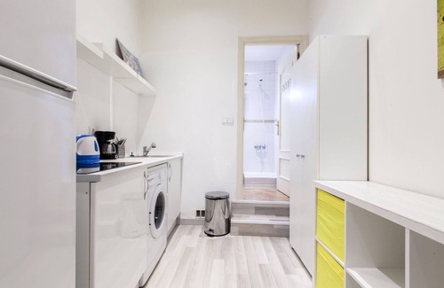 Malasana Apartment | Downtown Cozy Studio Apartment Gran Vía | A027
