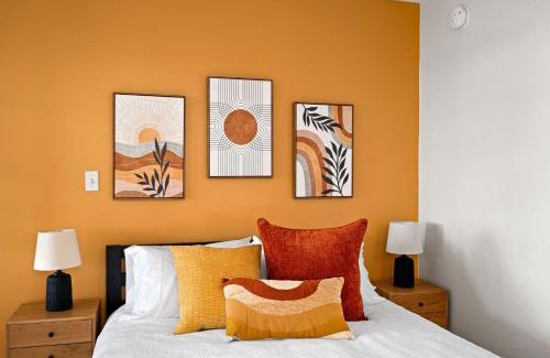 Central Hillside Apartment | Downtown Fika Condo in Duluth