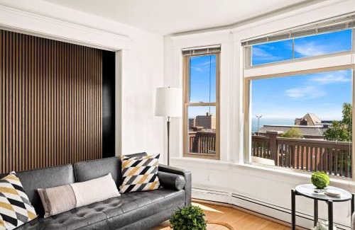 Central Hillside Apartment | Downtown Fika Condo in Duluth