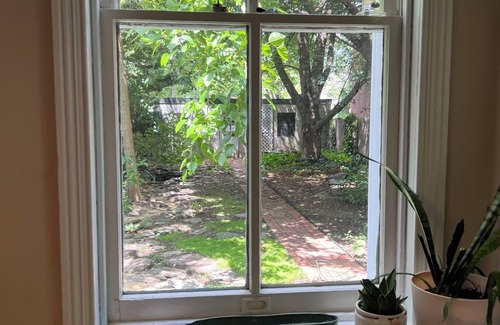 Downtown House | Downtown Frederick Charm w/Modern Comfort - Walk to Market St! Rare SF w/Yard