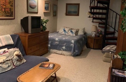 South Addition Bed & Breakfast | Downtown Historic Former "Judge's Study" Studio by Ocean