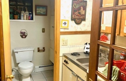 South Addition Bed & Breakfast | Downtown Historic Former "Judge's Study" Studio by Ocean