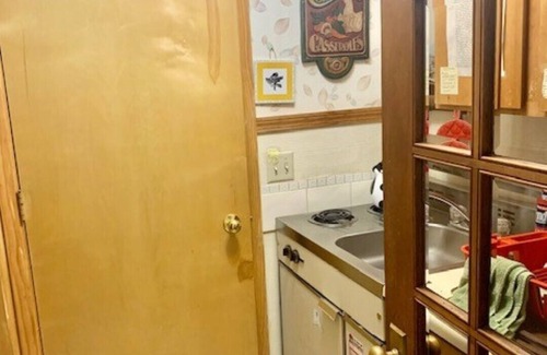 South Addition Bed & Breakfast | Downtown Historic Former "Judge's Study" Studio by Ocean