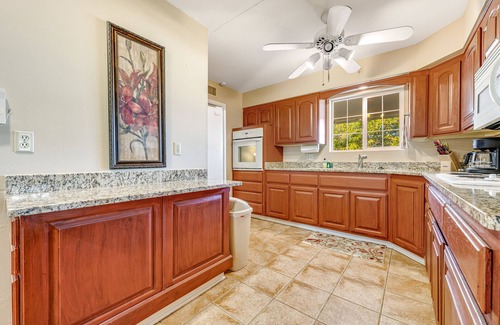 East Mesa House | Downtown Home w/Enclosed Yard, Gas Grill, Free WiFi, Central A/C, Washer/Dryer