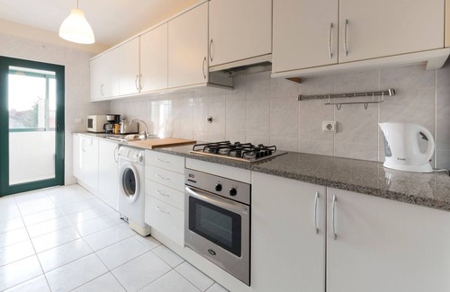 Lordelo do Ouro e Massarelos Apartment | Downtown Homey Flat w/Free Parking by LovelyStay