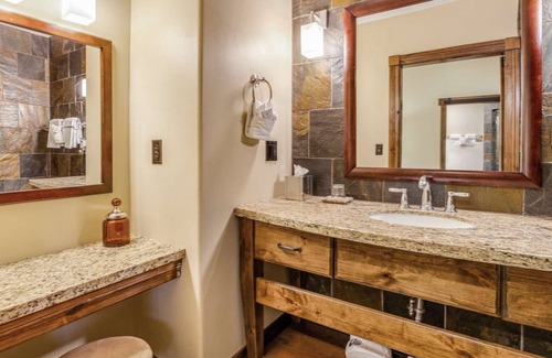 Jackson Hole Hotel | Downtown Jackson - 1 Bedroom Hospitality Suite