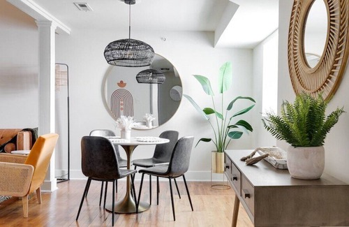 Monroe Ward Apartment | Downtown Living in Historic Richmond Loft