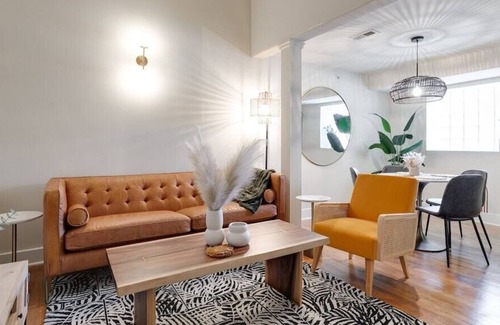 Monroe Ward Apartment | Downtown Living in Historic Richmond Loft