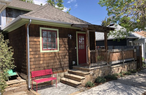 Livingston Cottage | Downtown Livingston. Close to Yellowstone and Chico.
