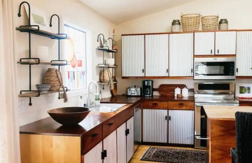 Cookeville House | Downtown Luxe Modern Home