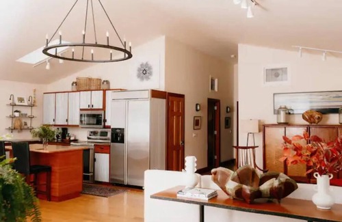 Cookeville House | Downtown Luxe Modern Home