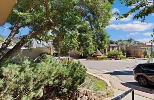 Manitou Springs House | Downtown Manitou! (near Colorado Springs, Incline)